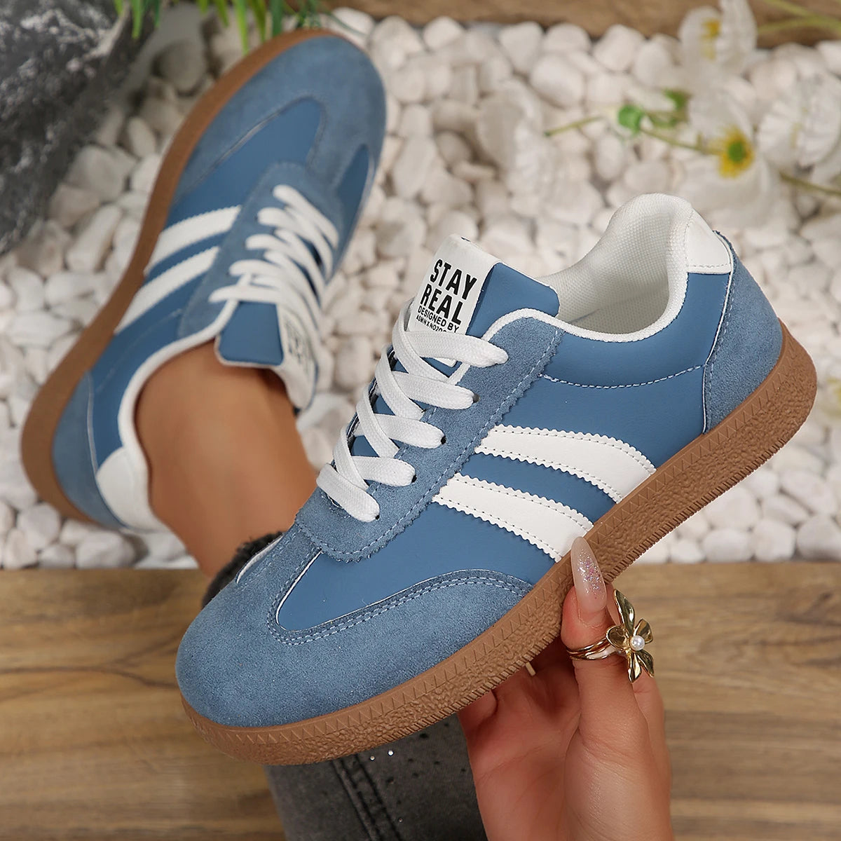 2026 New Designer Sneakers for Women Casual Patchwork Leather Sneakers Women Outdoor Casual Comfortable Ladies Shoe