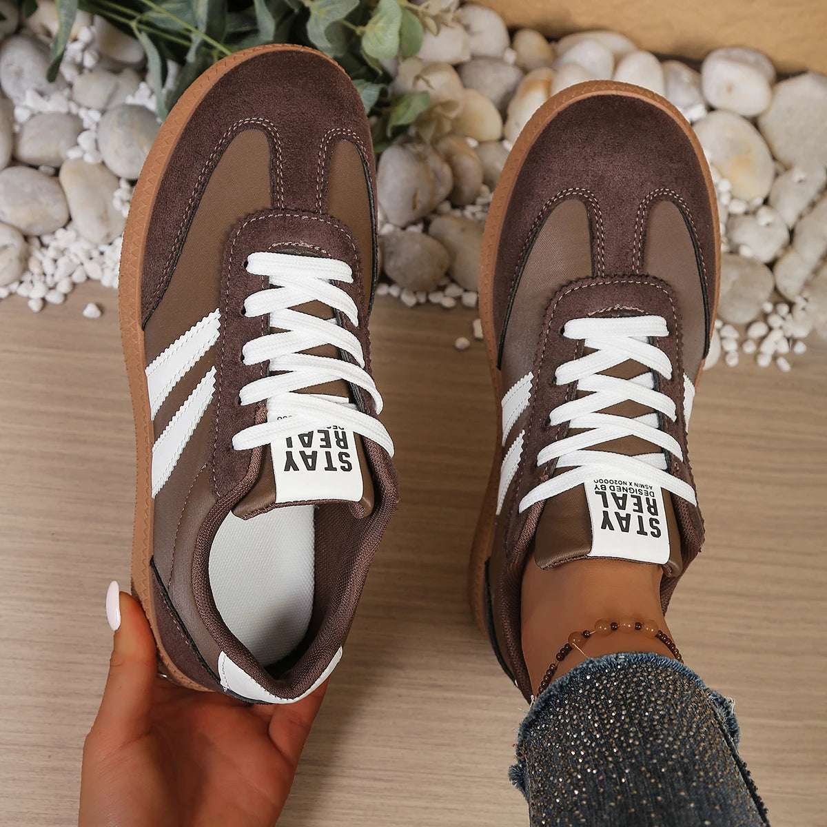 2026 New Designer Sneakers for Women Casual Patchwork Leather Sneakers Women Outdoor Casual Comfortable Ladies Shoe