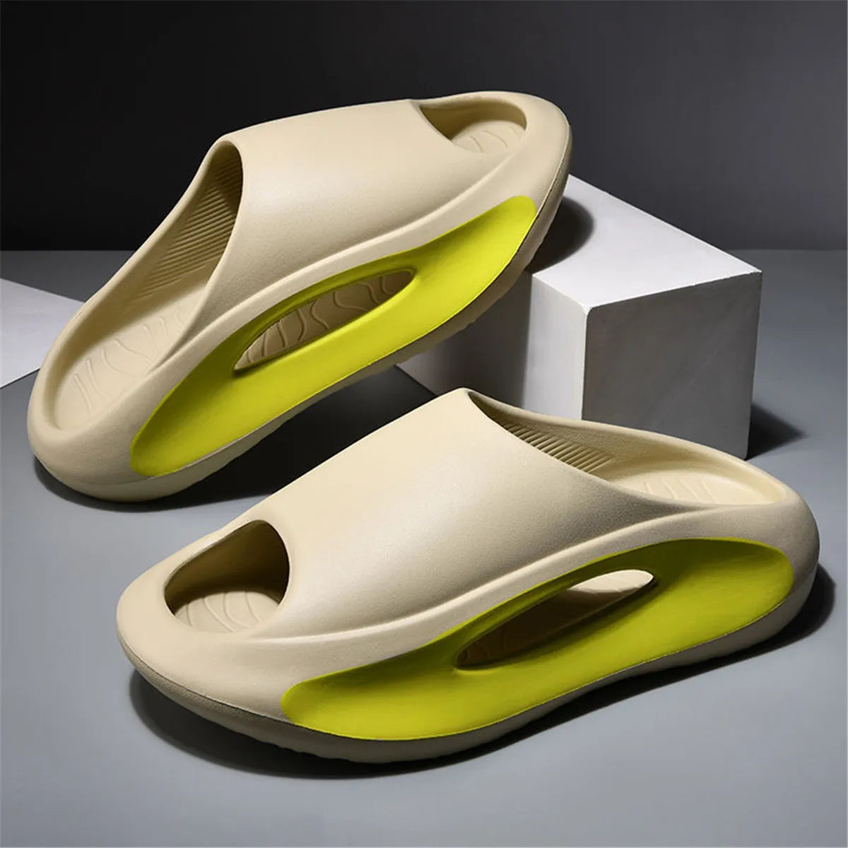 Summer Women Men Super Soft Super Fire Non-slip New Beach Slippers Wear-resistant Trendy Fashion All-match Comfort Summer Main